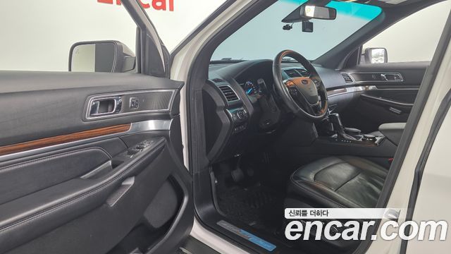 Ford Explorer 2.3 Limited 4WD 5th 2017 — фото 10