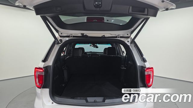 Ford Explorer 2.3 Limited 4WD 5th 2017 — фото 20