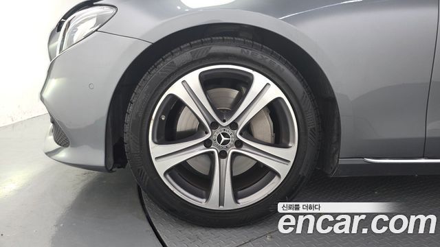 Mercedes-Benz E-Class (W213) E300 Avantgarde 2019 — фото 5