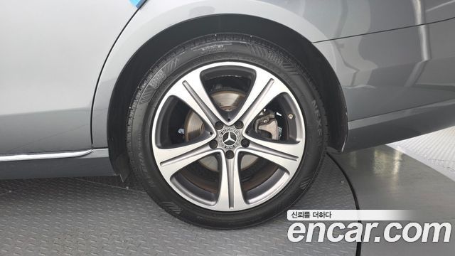 Mercedes-Benz E-Class (W213) E300 Avantgarde 2019 — фото 21