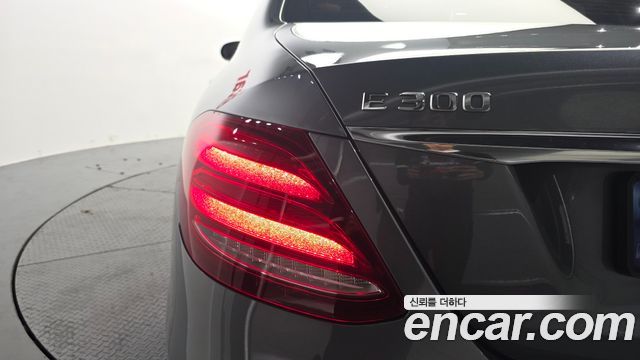 Mercedes-Benz E-Class (W213) E300 Avantgarde 2019 — фото 23
