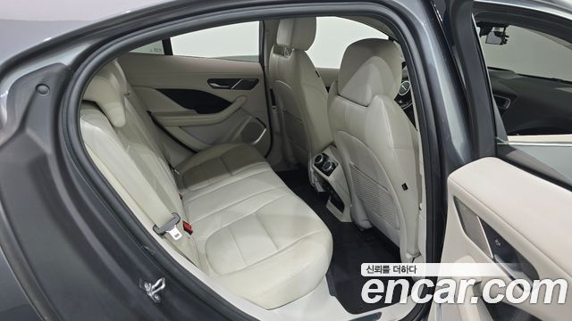 Jaguar I-PACE EV400 HSE 2019 — фото 11