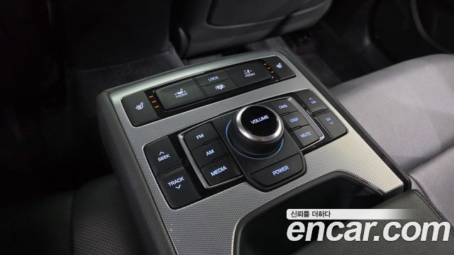 Genesis G80 3.3 GDI AWD Premium Luxury 2017 — фото 19