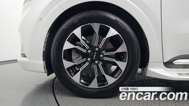 Kia Carnival (IV) Diesel 9-Seater Hi-Limousine Signature 2022 — фото 5