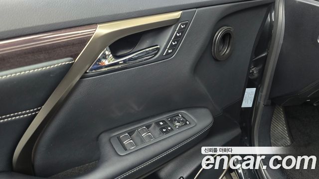 Lexus RX450hL (IV) Executive 2021 — фото 18