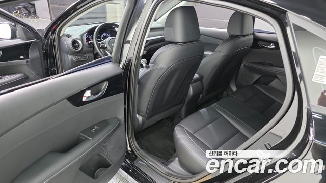 Kia K3 (II) 1.6 Prestige 2023 — фото 15