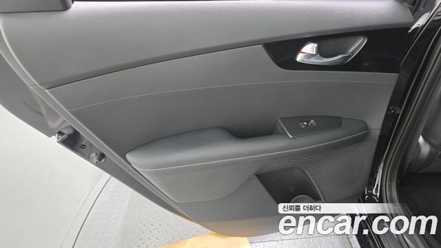 Kia K3 (II) 1.6 Prestige 2023 — фото 31
