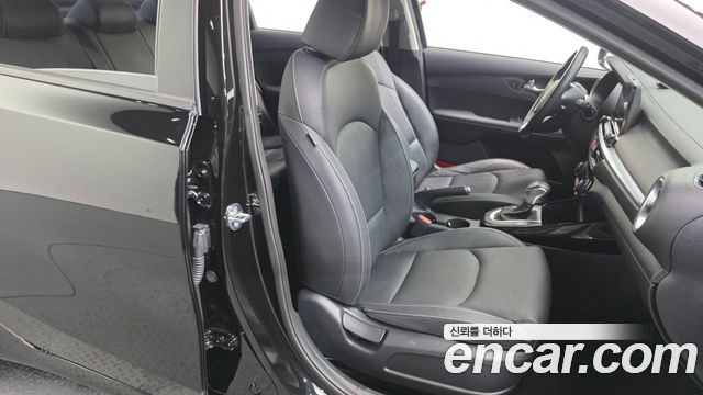 Kia K3 (II) 1.6 Prestige 2023 — фото 32