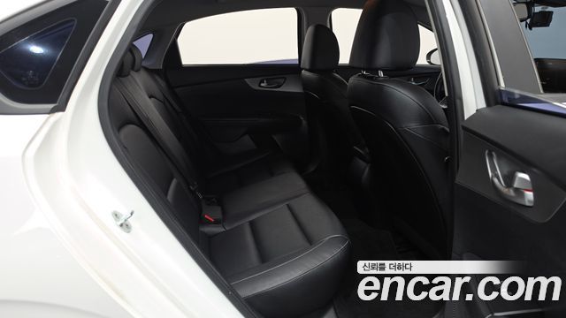 Kia K3 Standard 2021 — фото 11