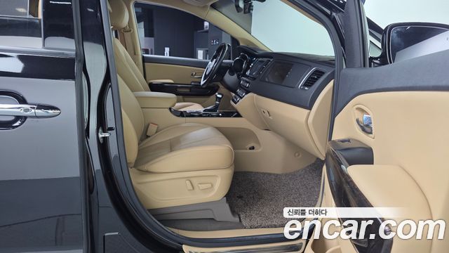 Kia Carnival Gasoline 9-Seater Noblesse Special 2020 — фото 11