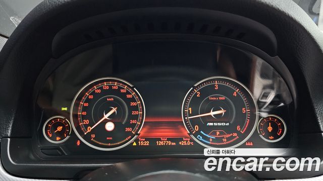 BMW 5 Series (F10) M550d xDrive 2014 — фото 8