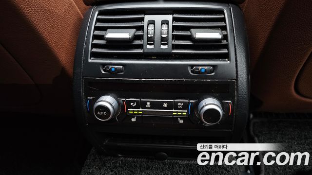 BMW 5 Series (F10) M550d xDrive 2014 — фото 17