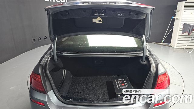 BMW 5 Series (F10) M550d xDrive 2014 — фото 20