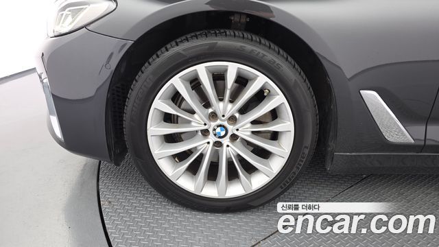 BMW 5 Series (G30) 523d xDrive Luxury 2021 — фото 5