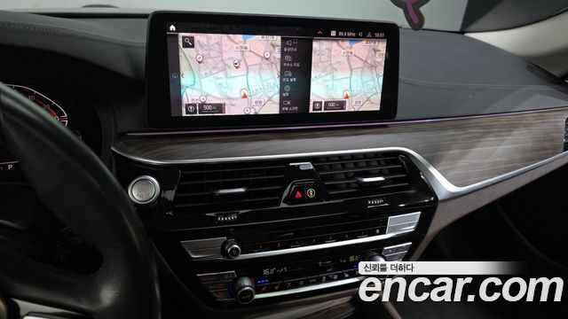 BMW 5 Series (G30) 523d xDrive Luxury 2021 — фото 14