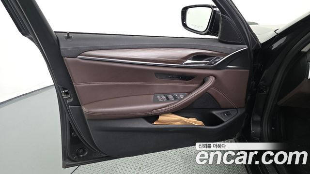 BMW 5 Series (G30) 523d xDrive Luxury 2021 — фото 24