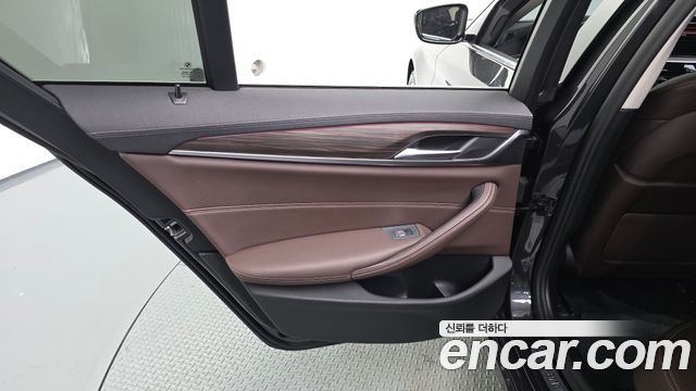 BMW 5 Series (G30) 523d xDrive Luxury 2021 — фото 25