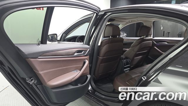BMW 5 Series (G30) 523d xDrive Luxury 2021 — фото 26