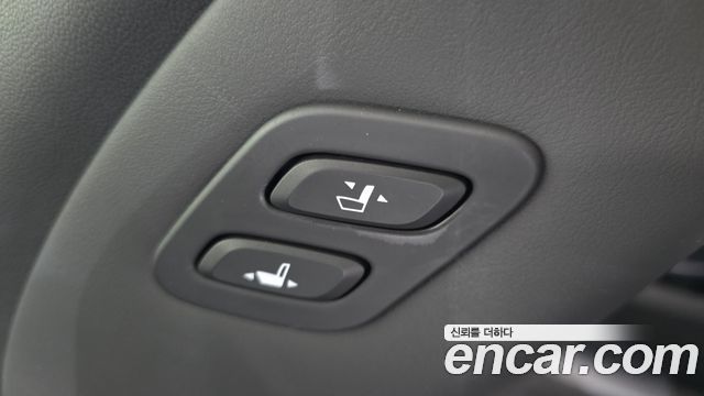 Genesis G90 3.8 AWD Luxury 2019 — фото 17