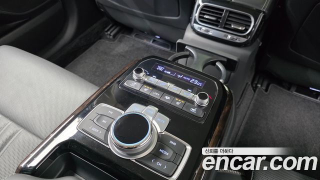 Genesis G90 3.8 AWD Luxury 2019 — фото 18