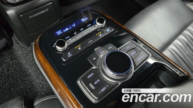 Genesis EQ900 3.3 T-GDI AWD Premiun Luxury 2016 — фото 22