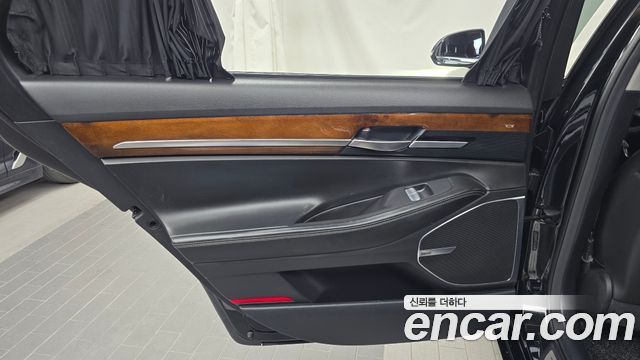 Genesis EQ900 3.3 T-GDI AWD Premiun Luxury 2016 — фото 31