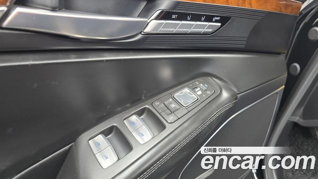 Genesis EQ900 3.3 T-GDI AWD Premiun Luxury 2016 — фото 35