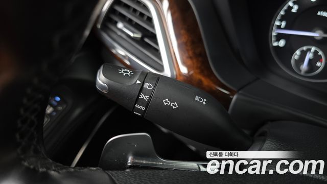 Genesis EQ900 3.3 T-GDI AWD Premiun Luxury 2016 — фото 36