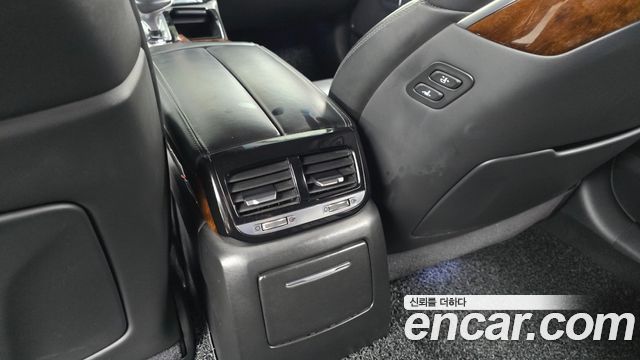 Genesis EQ900 3.3 T-GDI AWD Premiun Luxury 2016 — фото 37