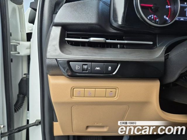 Kia Carnival (IV) Diesel 9-Seater Prestige 2023 — фото 21