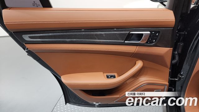 Porsche Panamera (971) 2.9 AWD E-Hybrid Platinum Edition 2023 — фото 31