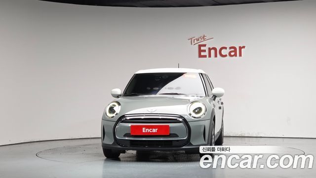 MINI Cooper 5Door Classic Third Generation 2023 — фото 3