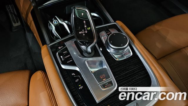 BMW 7 Series (G11) 740d xDrive M Sport 2018 — фото 9