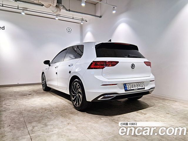 Volkswagen Golf (VIII) 2.0 TDI Prestige 2024 — фото 2