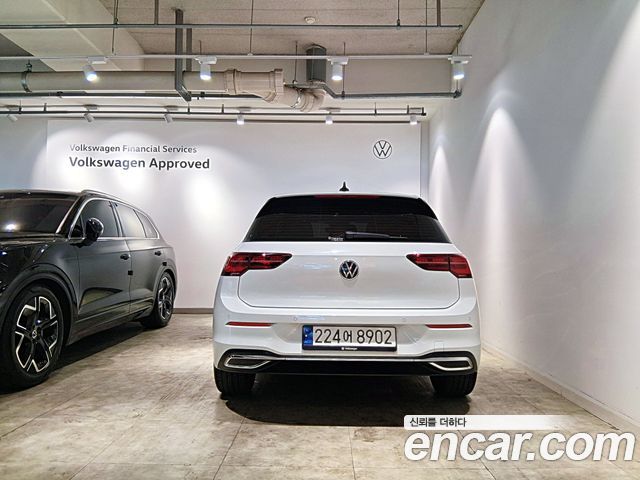 Volkswagen Golf (VIII) 2.0 TDI Prestige 2024 — фото 4