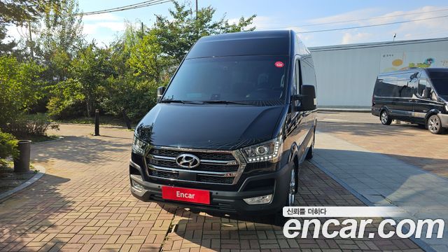 Hyundai Solati 15-seater Luxury 2024 — фото 3
