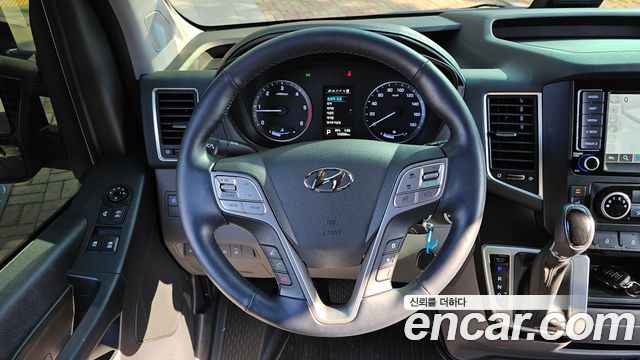 Hyundai Solati 15-seater Luxury 2024 — фото 13