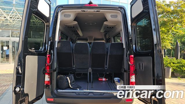 Hyundai Solati 15-seater Luxury 2024 — фото 20