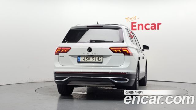 Volkswagen Tiguan Allspace 2.0 TSI Prestige 2023 — фото 4