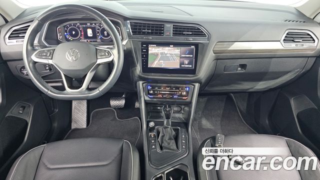 Volkswagen Tiguan Allspace 2.0 TSI Prestige 2023 — фото 7