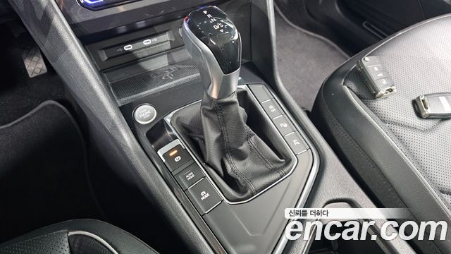 Volkswagen Tiguan Allspace 2.0 TSI Prestige 2023 — фото 9