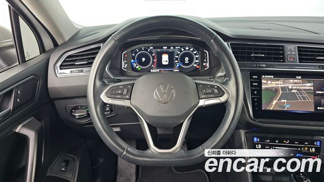 Volkswagen Tiguan Allspace 2.0 TSI Prestige 2023 — фото 17