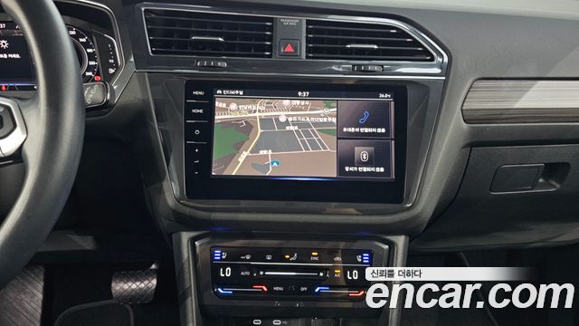 Volkswagen Tiguan Allspace 2.0 TSI Prestige 2023 — фото 18