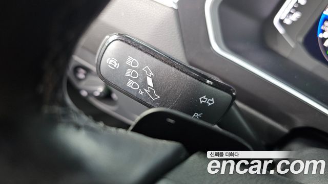 Volkswagen Tiguan Allspace 2.0 TSI Prestige 2023 — фото 41