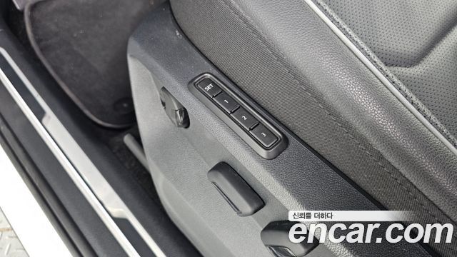 Volkswagen Tiguan Allspace 2.0 TSI Prestige 2023 — фото 42