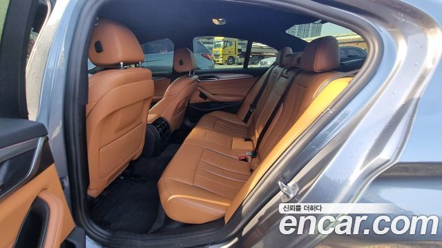 BMW 5 Series (G30) 520d M Sport Package Plus 2017 — фото 17