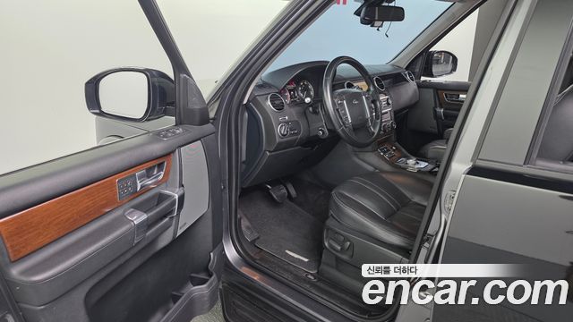 Land Rover Discovery 4 3.0 SDV6 HSE 2016 — фото 12