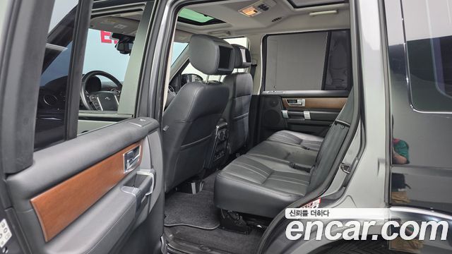 Land Rover Discovery 4 3.0 SDV6 HSE 2016 — фото 17