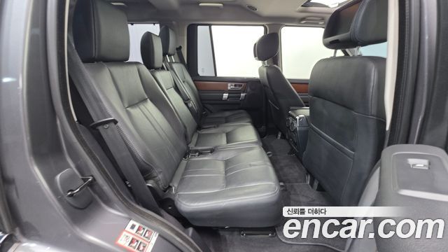 Land Rover Discovery 4 3.0 SDV6 HSE 2016 — фото 19