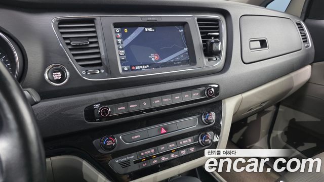 Kia Carnival 9-Seater Luxury 2019 — фото 15